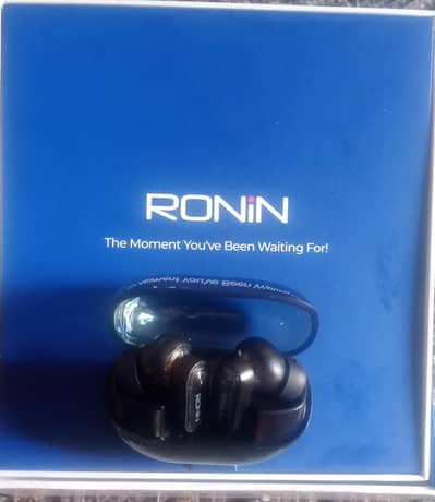 for sale location sukkur just like new Earphones  Ronin Glaze