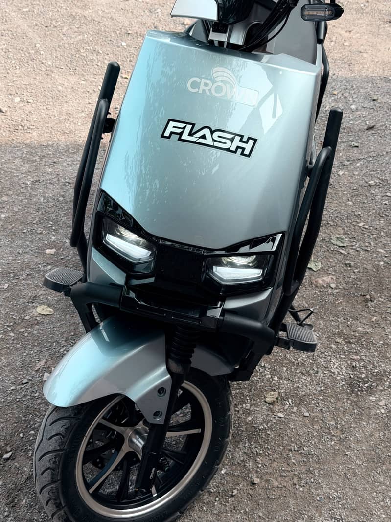 Crown flash 1
