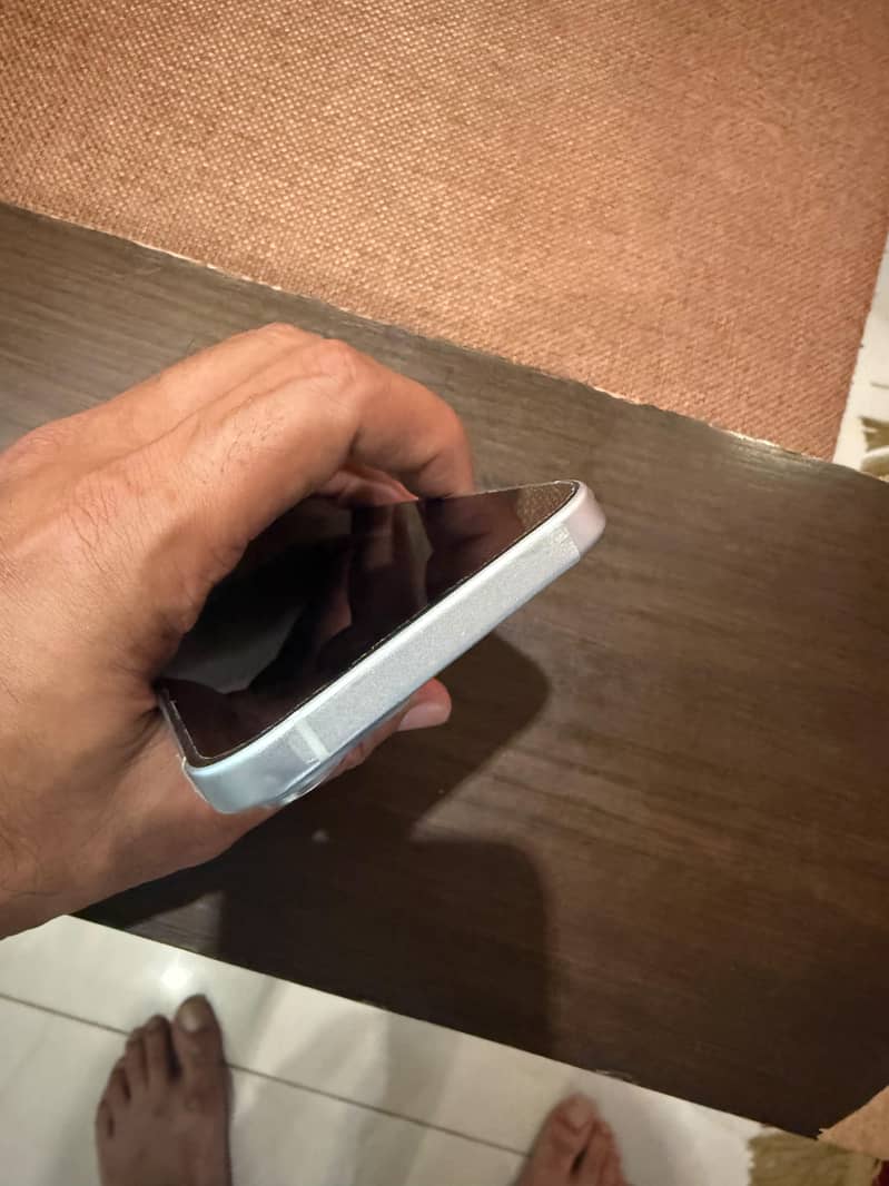 Apple iPhone 15 2