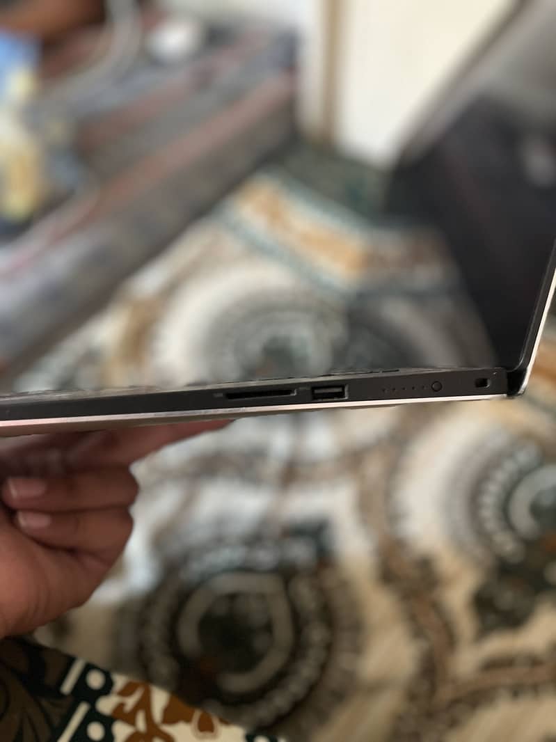 Dell precision 5540(workstation) 4