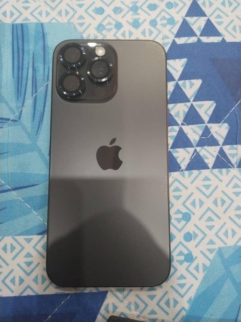 Apple iPhone 15 Pro Max 3