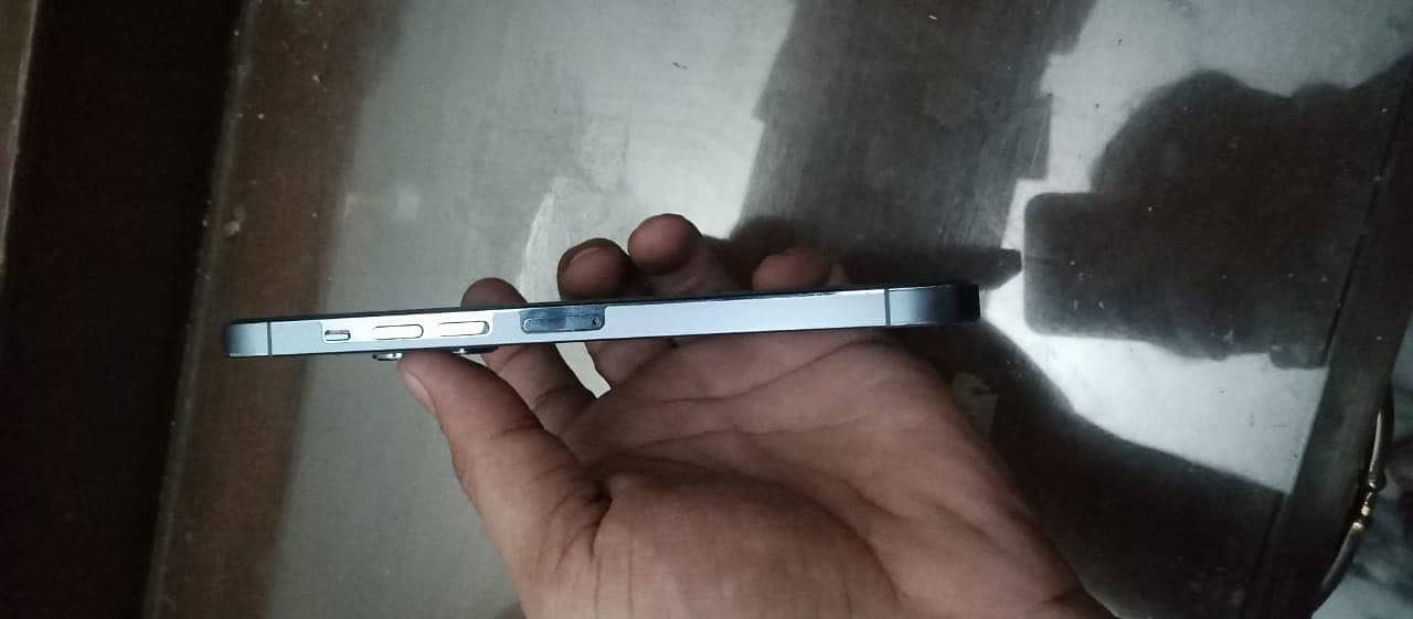 Apple iPhone 12 Pro Max 4