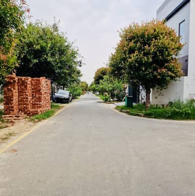 A Residential Plot Of 3 Marla In Rs. 1650000
