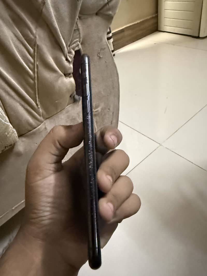 Apple iPhone 11 Pro Max 3