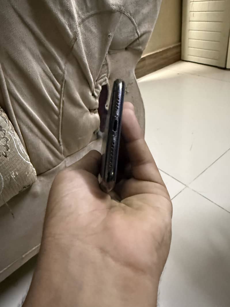 Apple iPhone 11 Pro Max 5