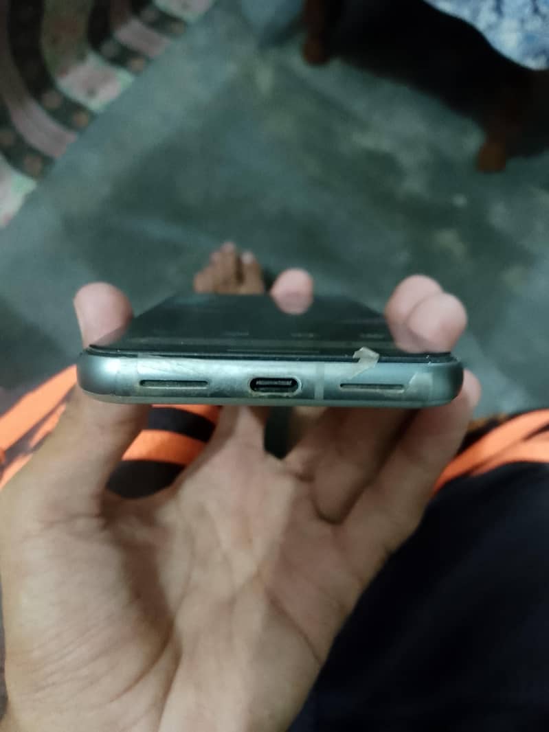 Google Pixel 8 2