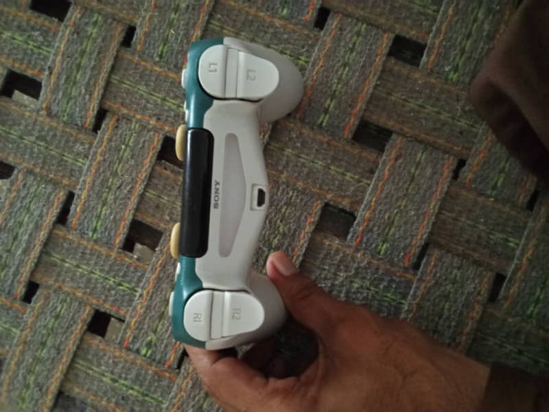 Sony wireless controller 1