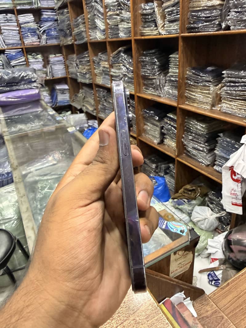 Apple iPhone 14 Pro 2