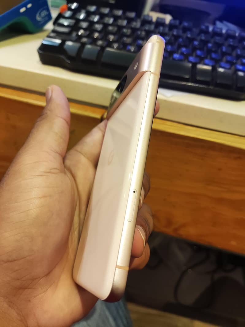 Google Pixel 8 3