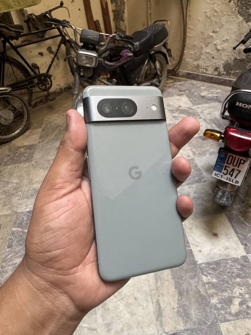 Google Pixel 8 5