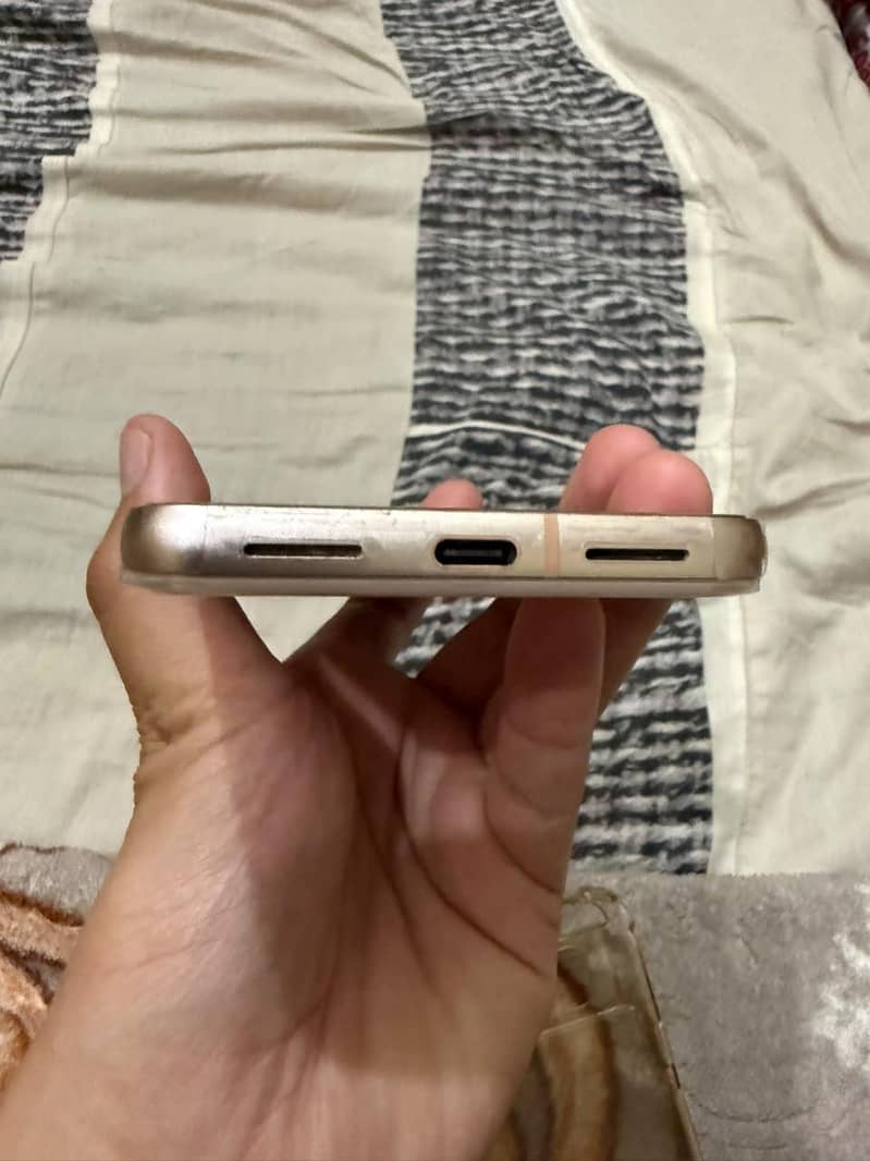 Google Pixel 8 3