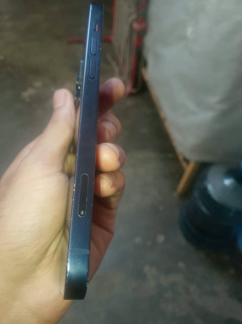 Apple iPhone 12 2