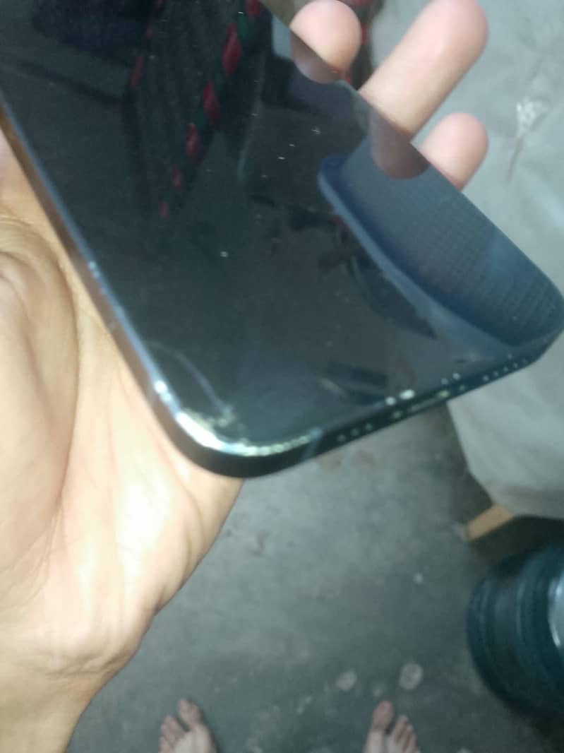 Apple iPhone 12 4