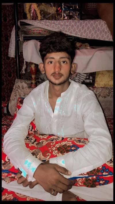 muja job ki zroorat ha