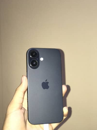 Apple iPhone 16
