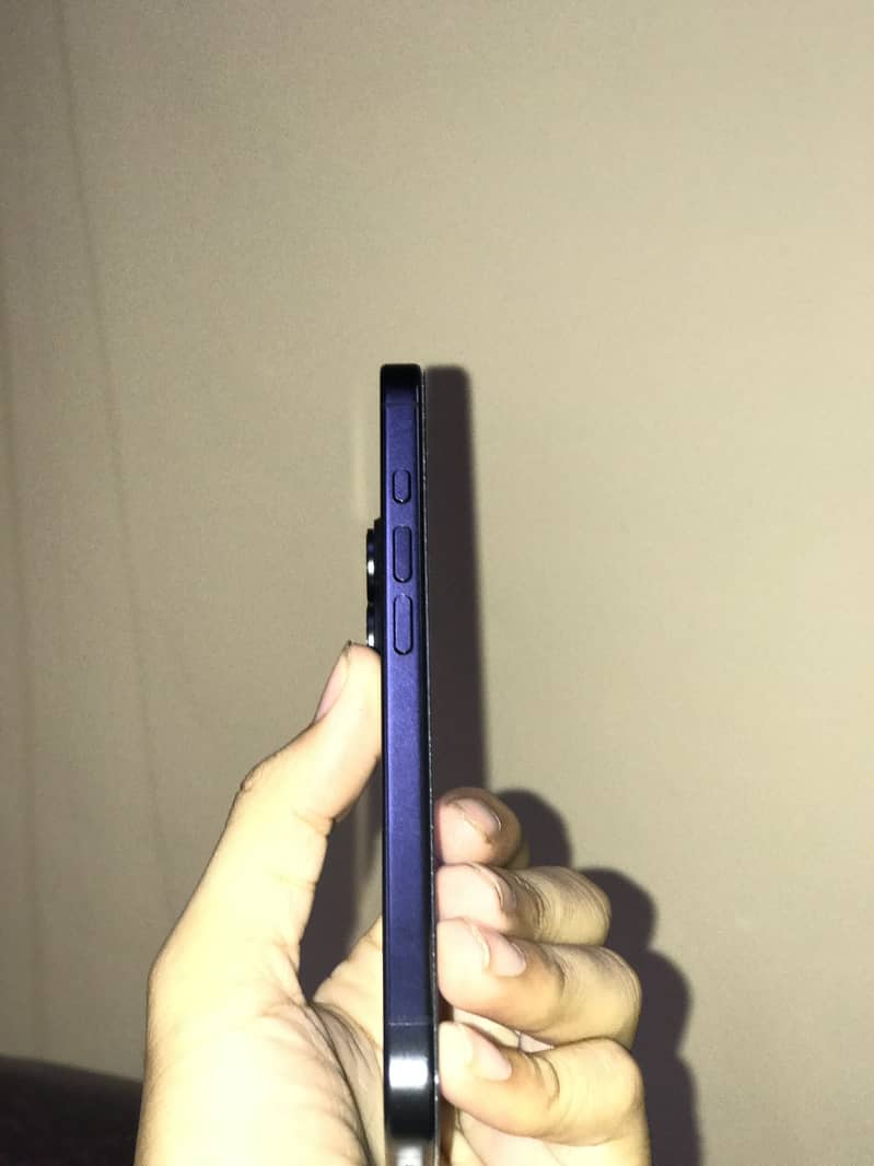 Apple iPhone 16 1