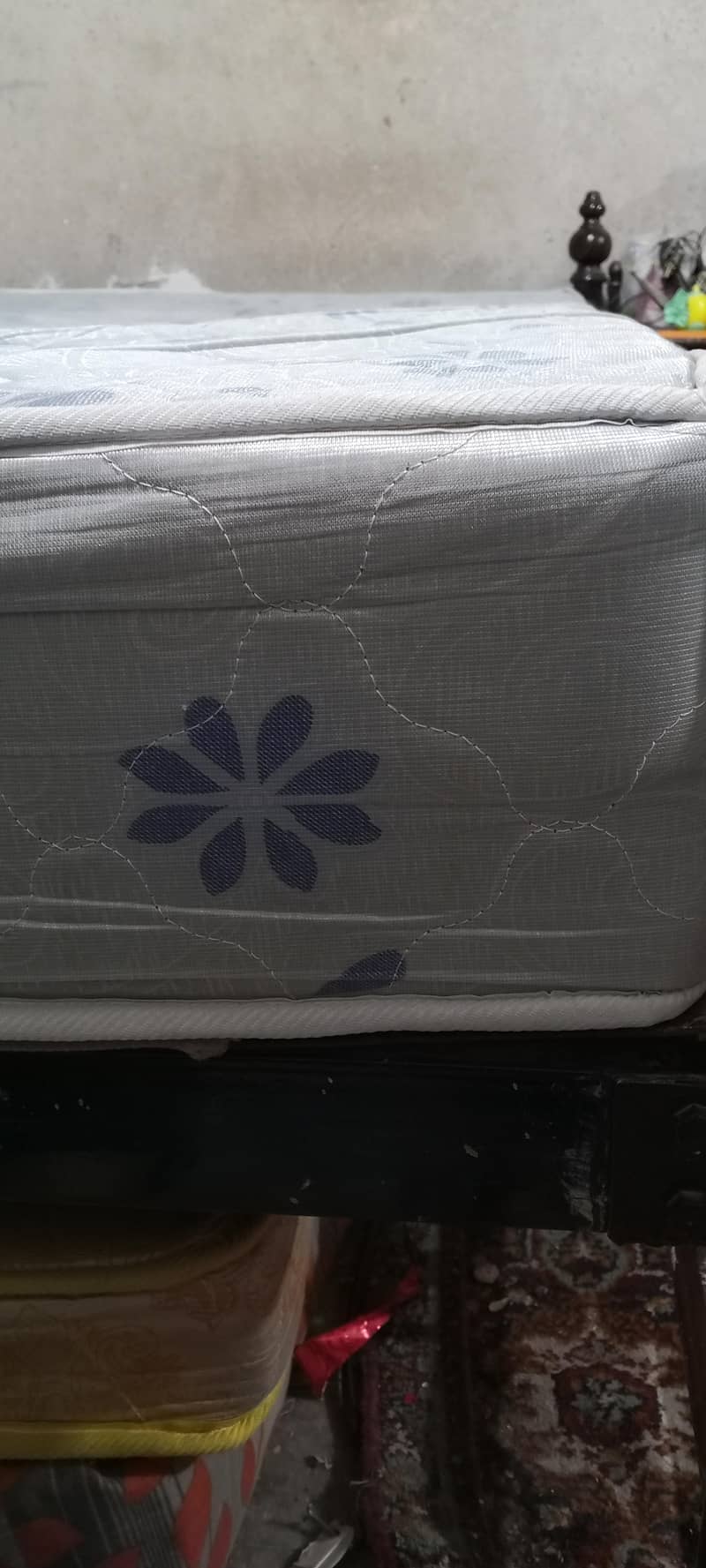 ائرن کا بیڈ بہت ہی مضبوط اور اچھی کوالٹی کا ہے 1