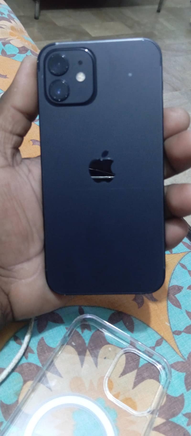 Apple iPhone 12 4