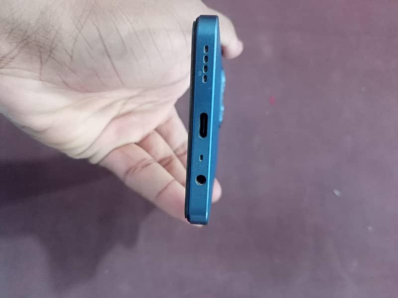 Realme C63 1