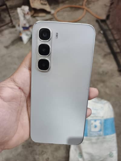 Infinix hot 60 pro 8+8/128