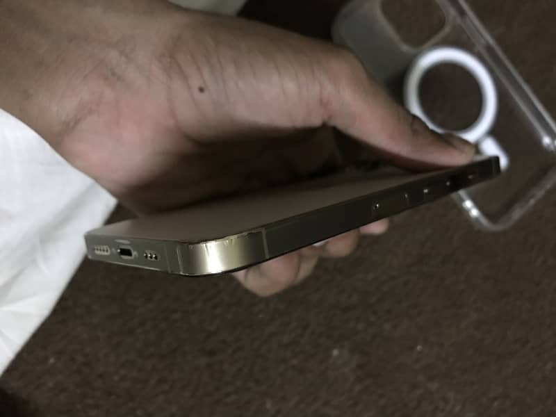 Apple iPhone 13 Pro 2