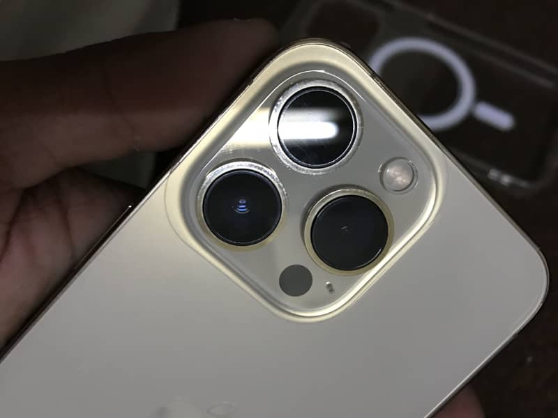 Apple iPhone 13 Pro 3
