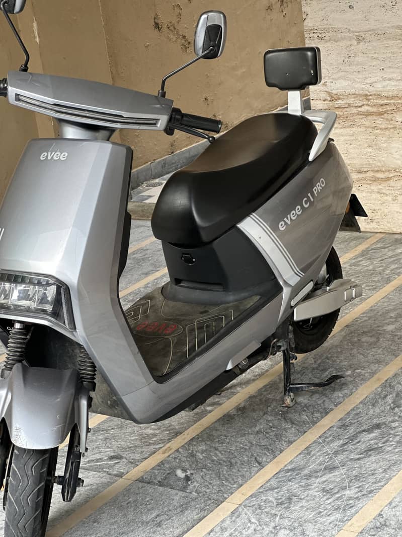 Evee c1 pro 1