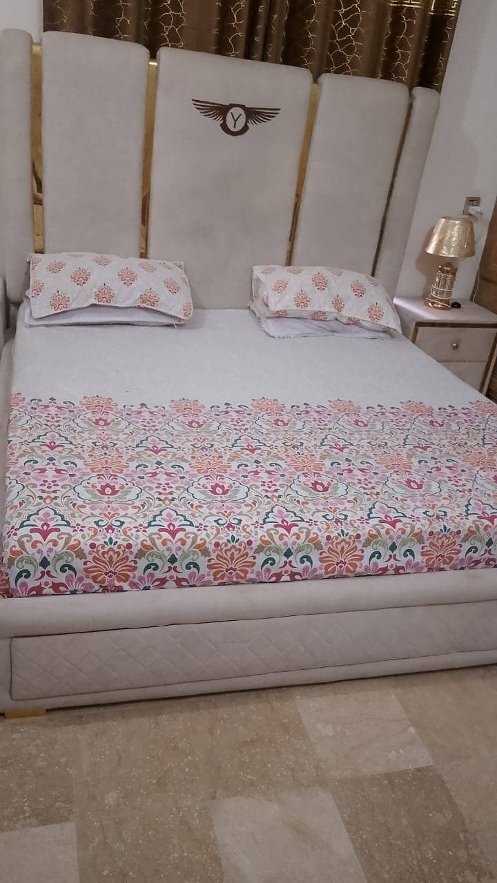 Room bed 0