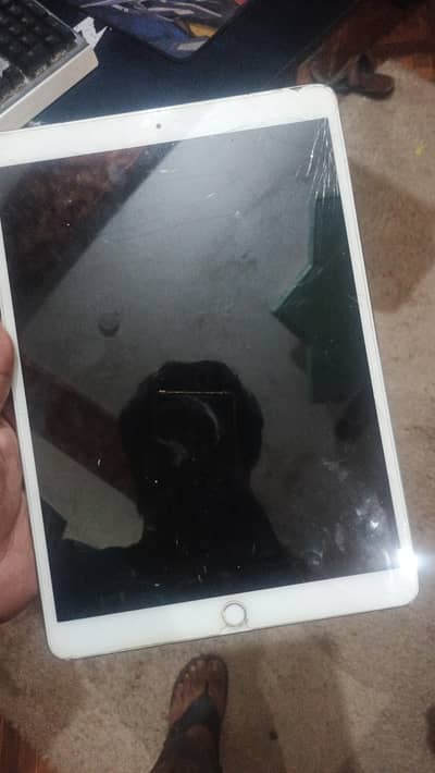 IPAD PRO 10TH GENERATION 10.5-inch 64GB 7/10 Condition used