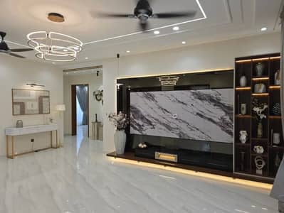 1 Kanal House Available For Rent