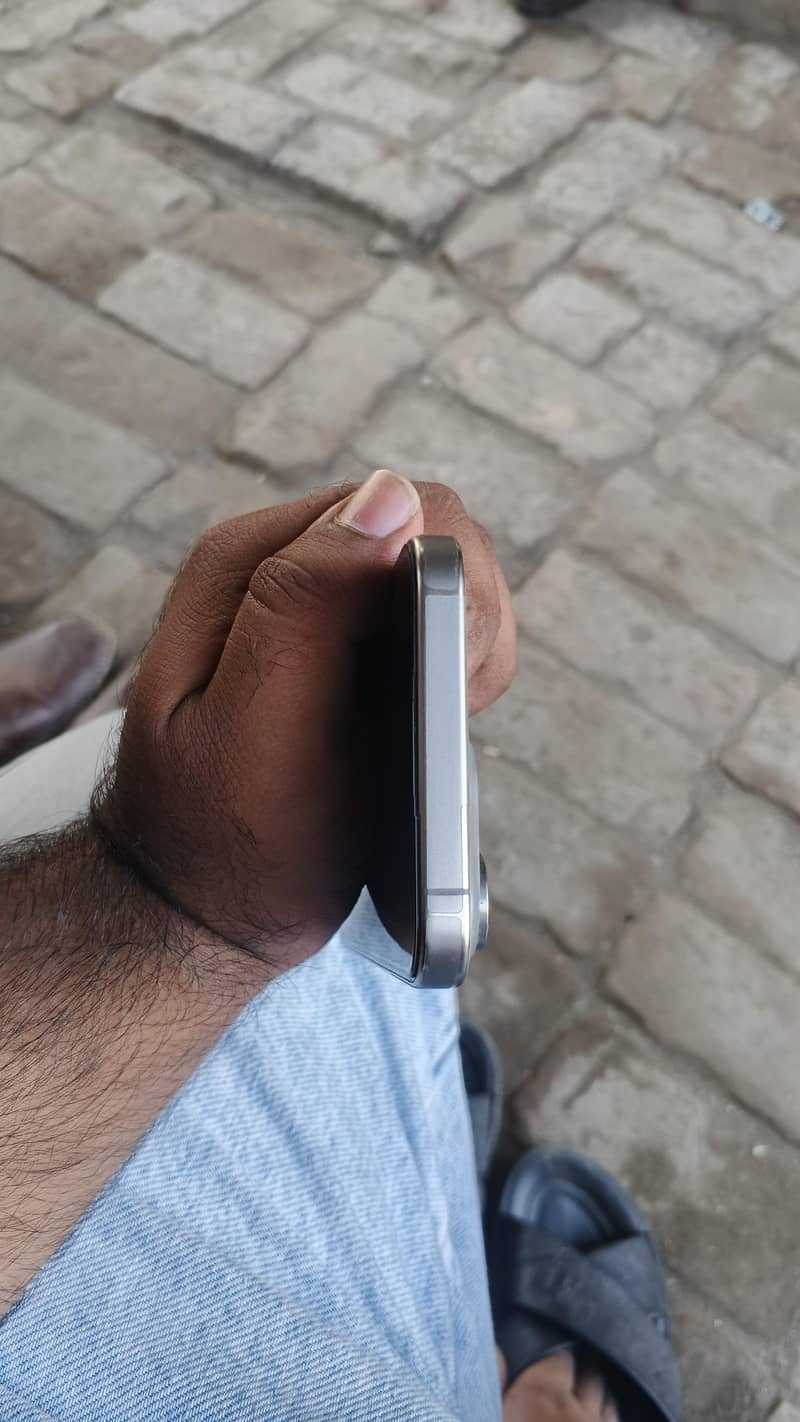 iphone 15 pro max 4