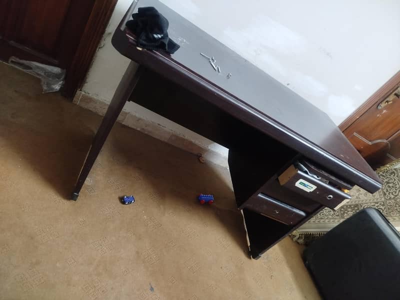 computer table 3