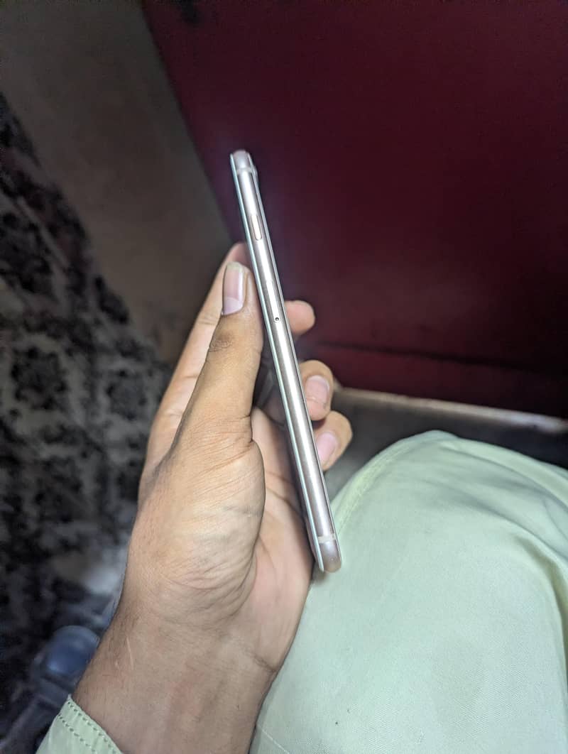 Apple iPhone 8 Plus 1