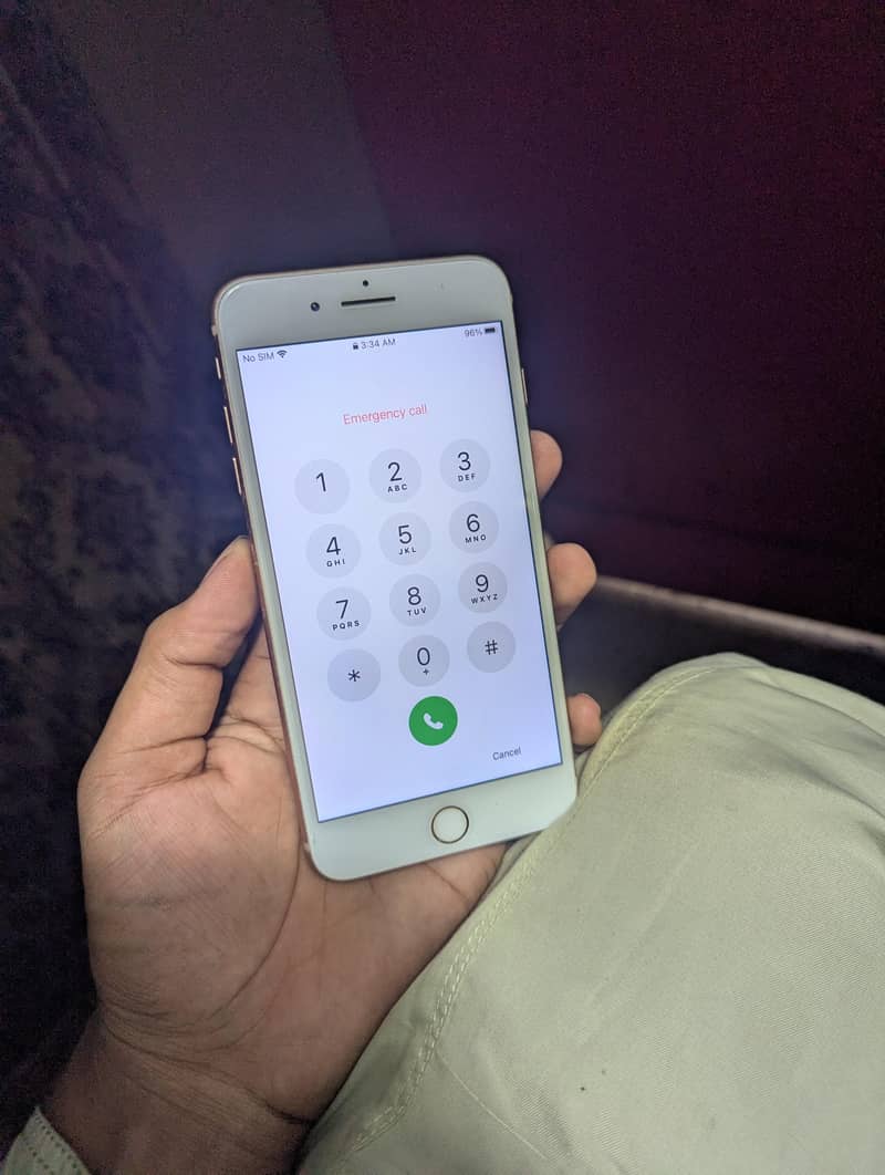 Apple iPhone 8 Plus 3