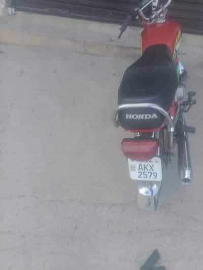 CD70 bike for sale price 80000