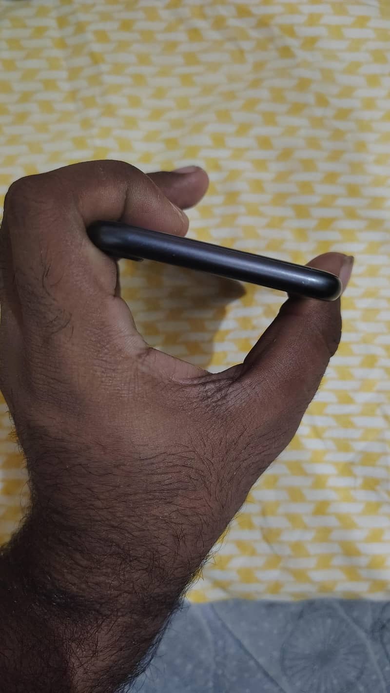 Apple iPhone 8 3