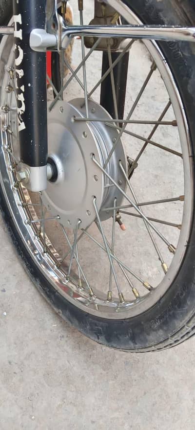 All okay h 10/10 condition h cat free h sath ma