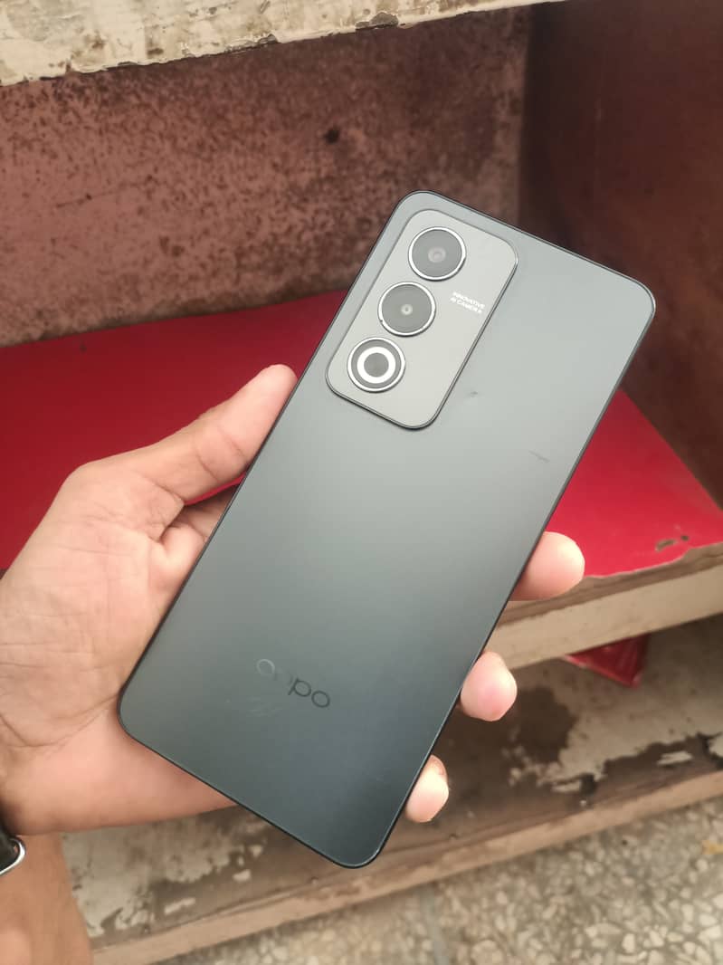 OPPO A3 Pro 4