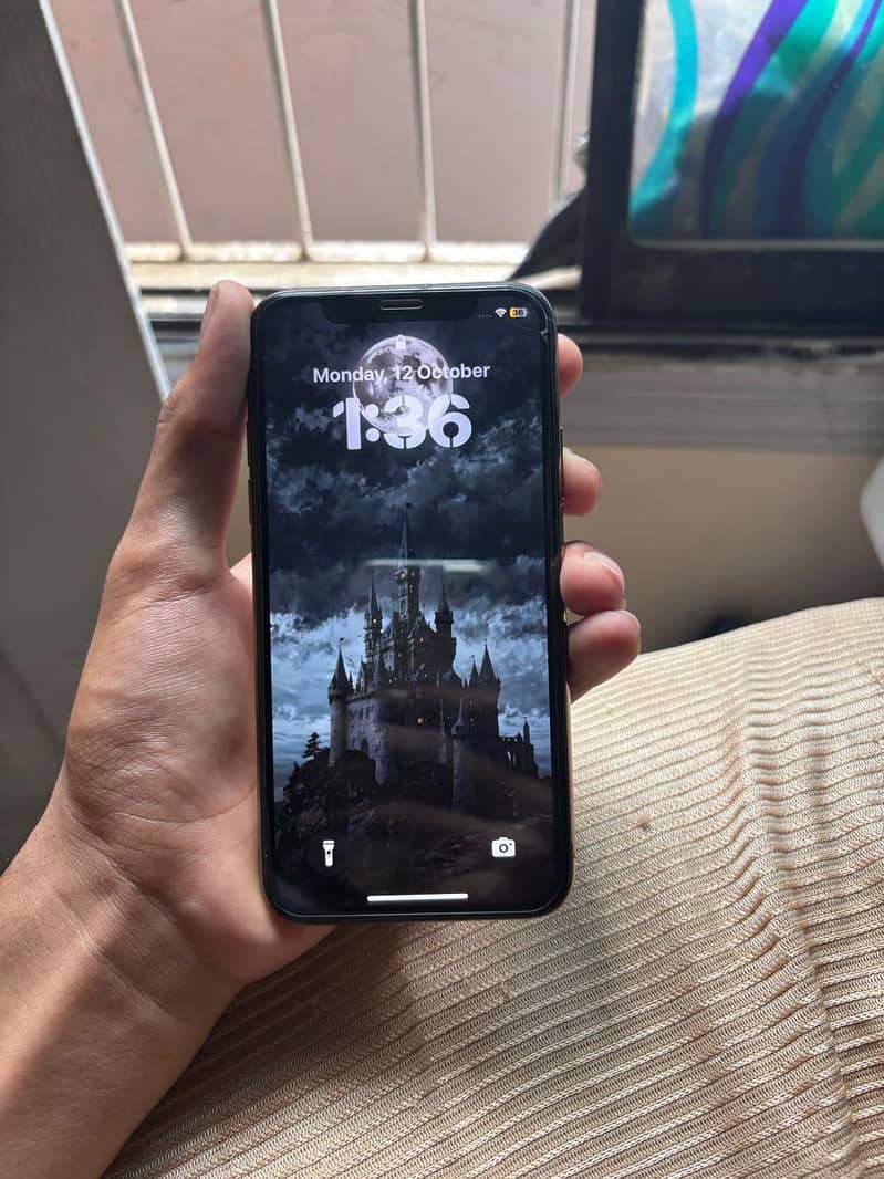 Apple iPhone XS 1