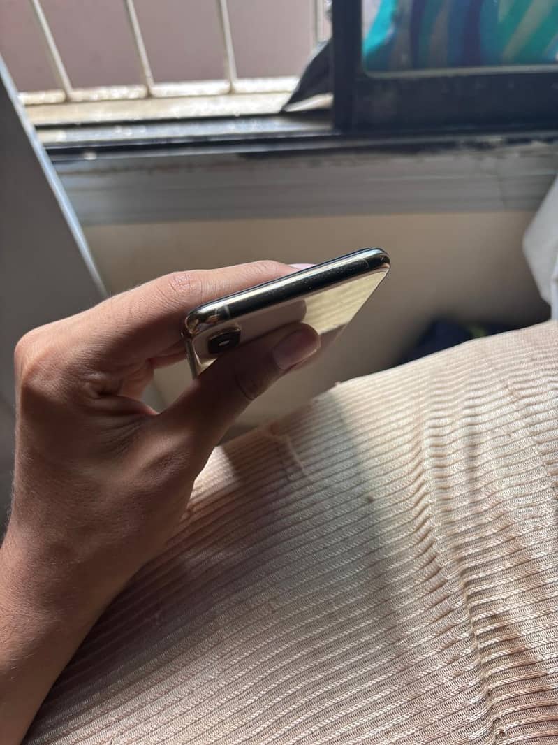Apple iPhone XS 2