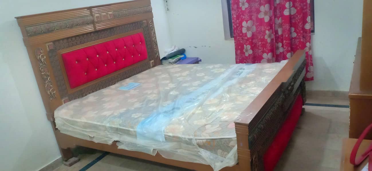 bed set new condition 0
