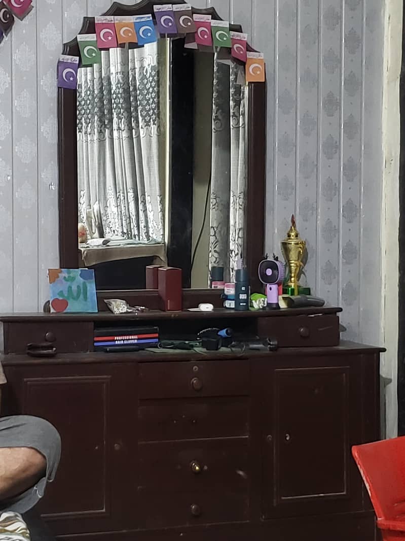 dressing table 0
