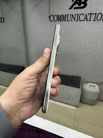 OnePlus 13 16GB/512GB | Snapdragon 8 Elite | Non-PTA |Box Available