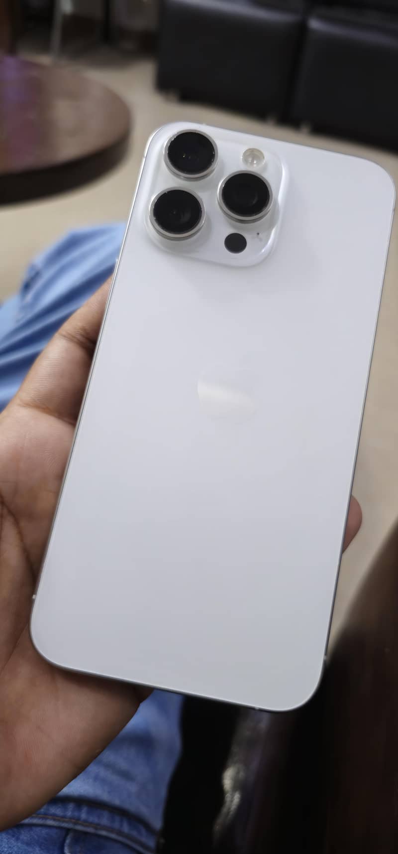 Apple iPhone 15 Pro Max 0