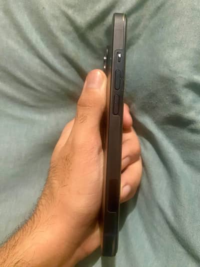 Apple iPhone 14