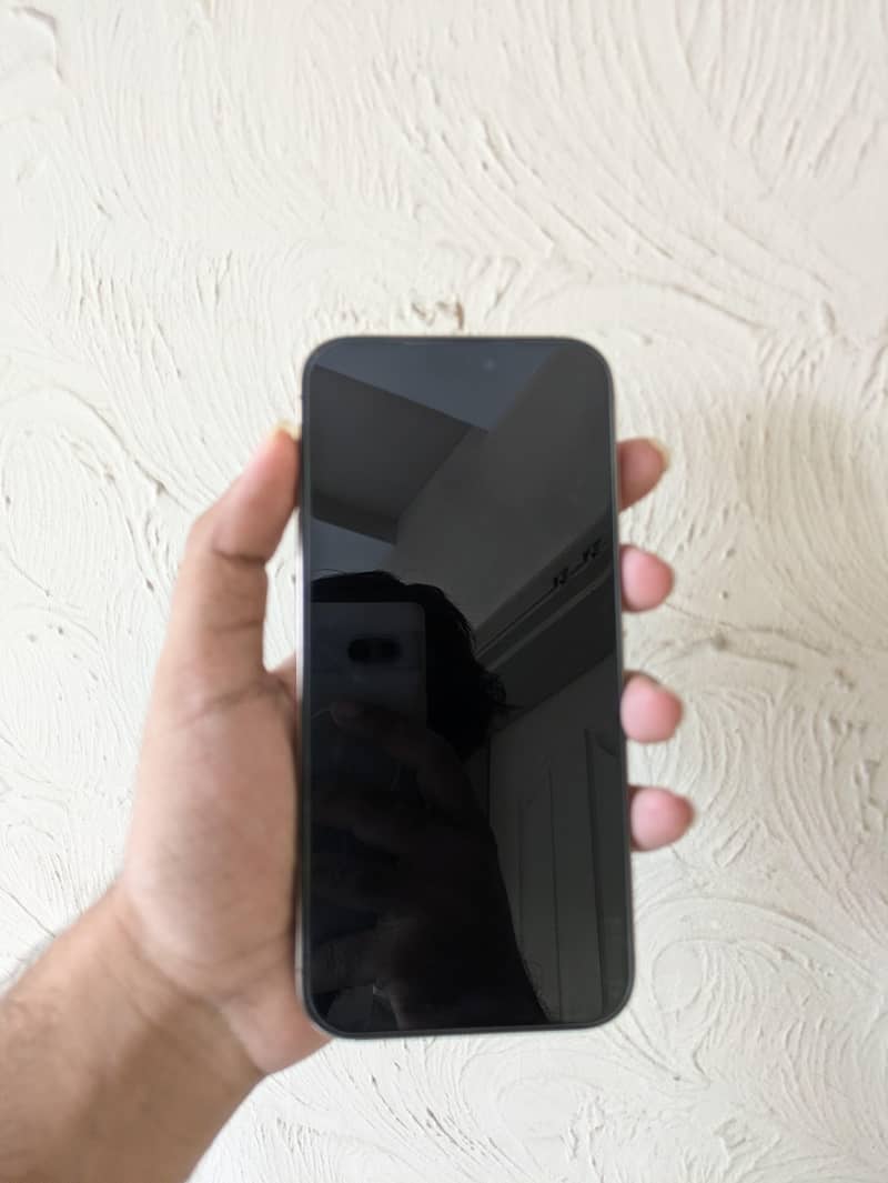 Apple iPhone 16 Pro Max 3