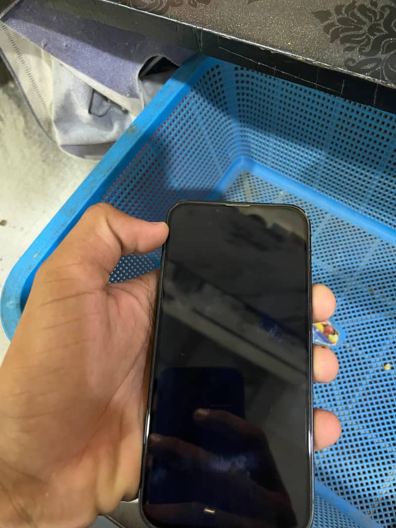 Apple iPhone 13 1