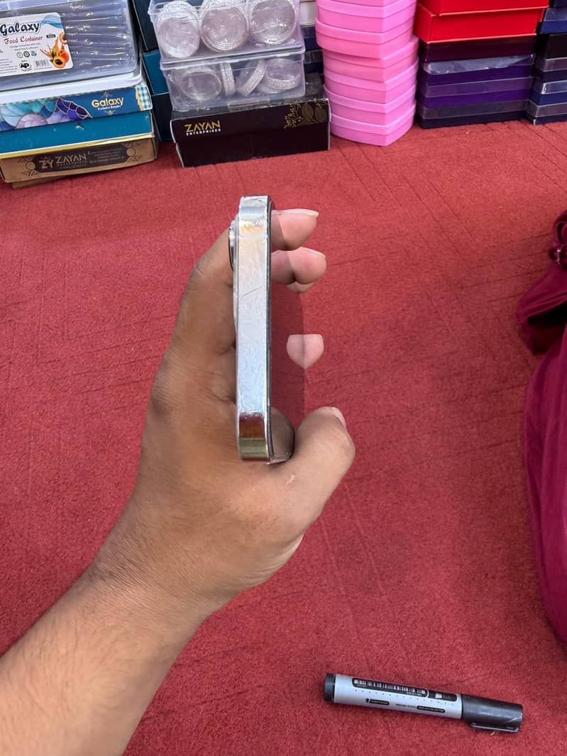 Apple iPhone 13 Pro 2