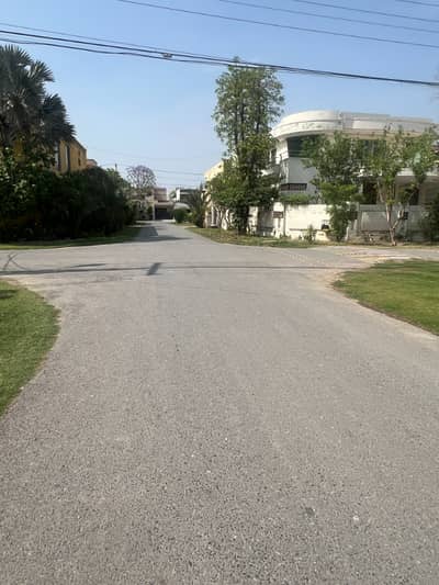 2 Kanal 3rd Plot From Main Sector Park Y Block Phase 3 100% Investment Price