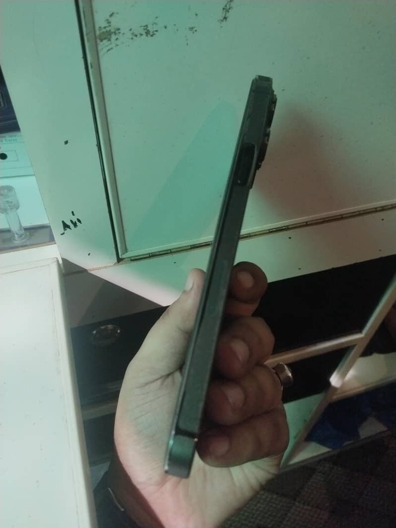 Apple iPhone 13 Pro Max 3